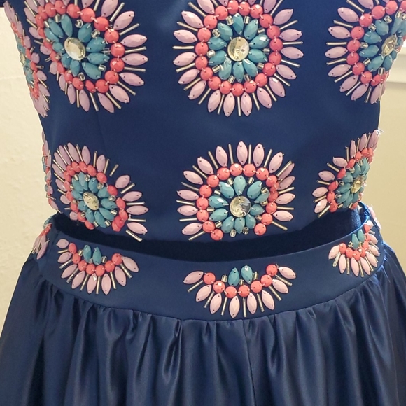 Size 8 2 piece beaded navy satin Aline prom dress with pockets by Rachel Allan - Picture 4 of 13